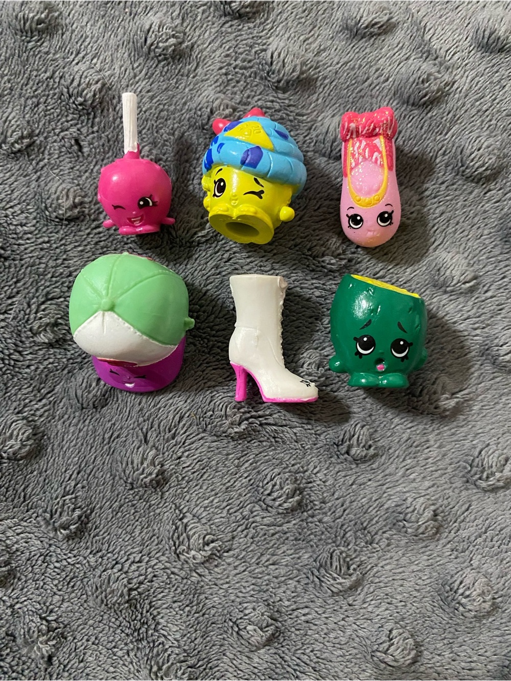 Shopkins Mini Figures Set – Pink, Green, White, Yellow & Blue Collectibles